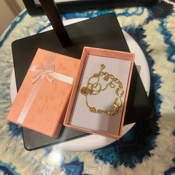 Infinity gold plated bracelet with Cubic Zirconia stones, adjustable NIB - Picture 6 of 7